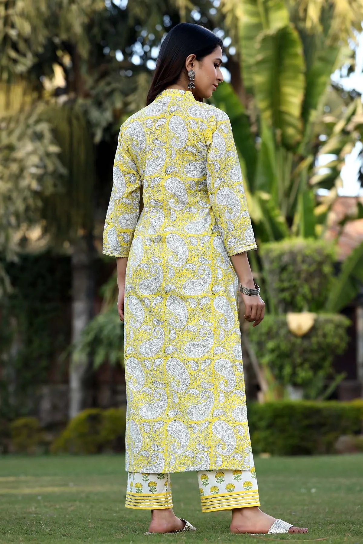 Kurta/Pant Set In Lemon Yellow Paisley Print