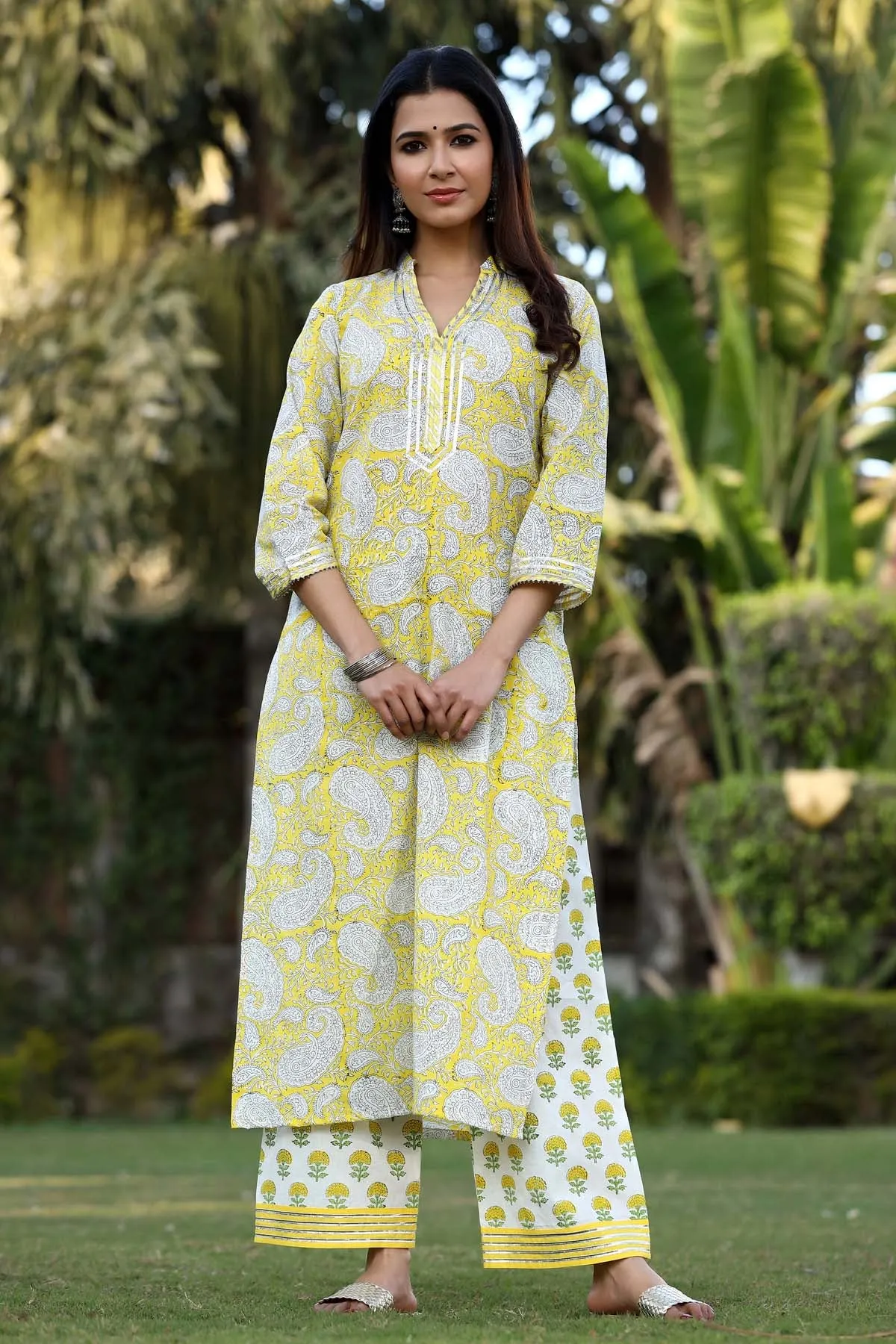 Kurta/Pant Set In Lemon Yellow Paisley Print