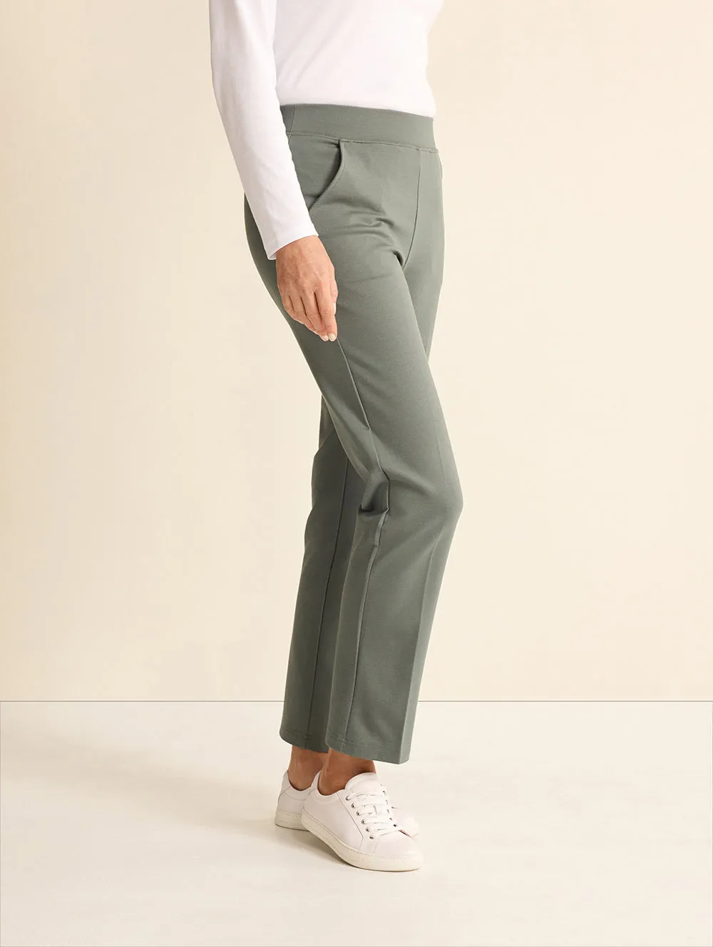 Moda Straight Leg Short Length Pant